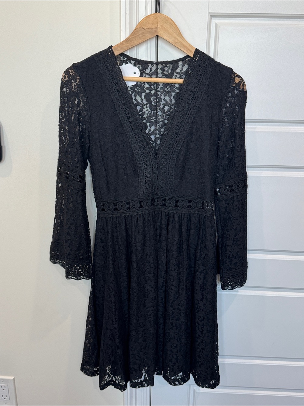 NEW Boutique Black Lace Cowgirl Style Dress Glares Sleeves, size Small